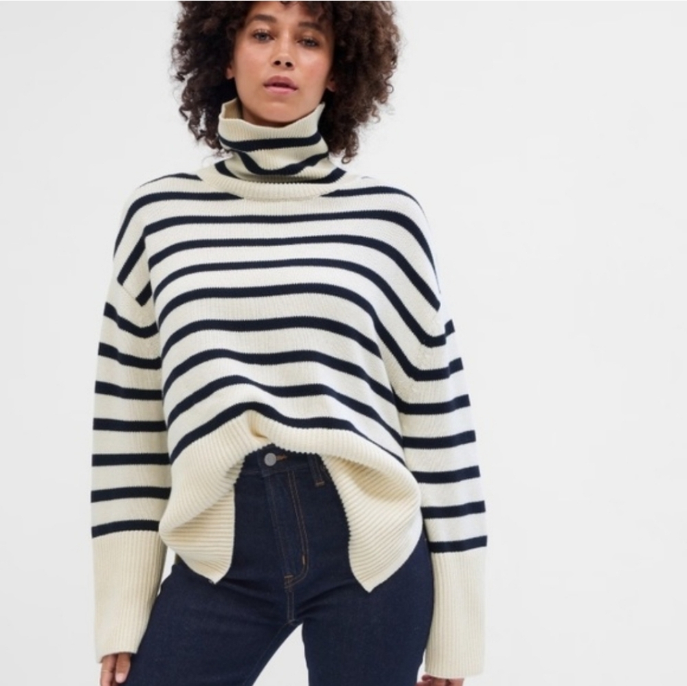 {Gap} 24-7 Split Hem Turtleneck Sweater in Off White & Navy (Small) - Picture 2 of 16